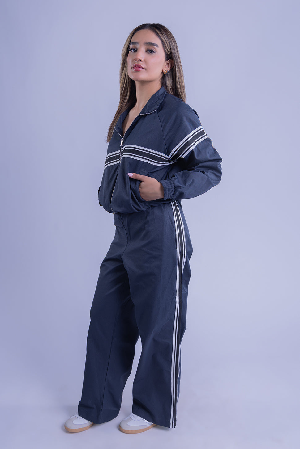 Conjunto deportivo azul