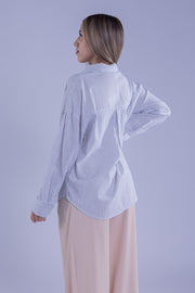 Camisa blanca de rayas