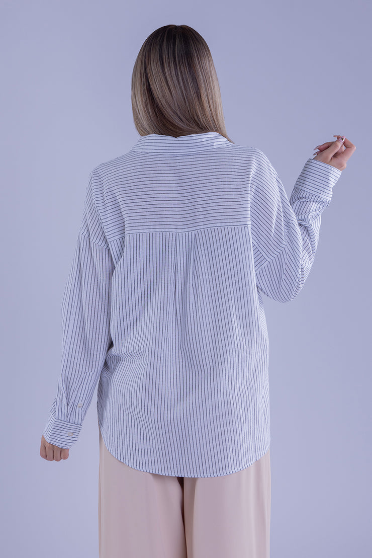Camisa blanca de rayas