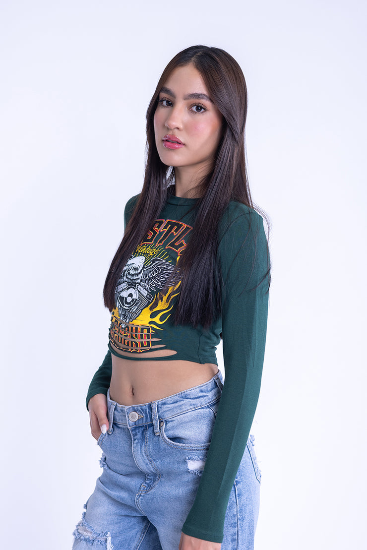 Crop top verde con estampado rockero