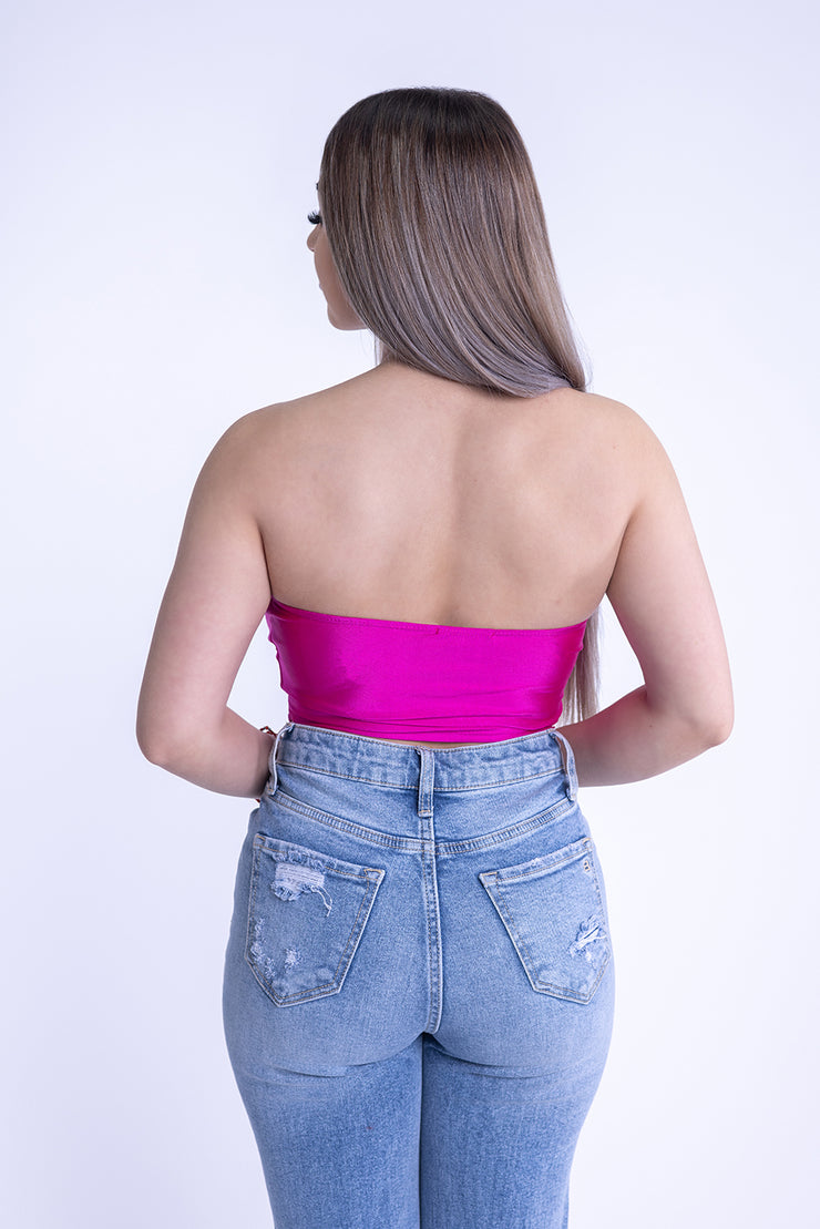Top fiusha con aplicaciones de brillos