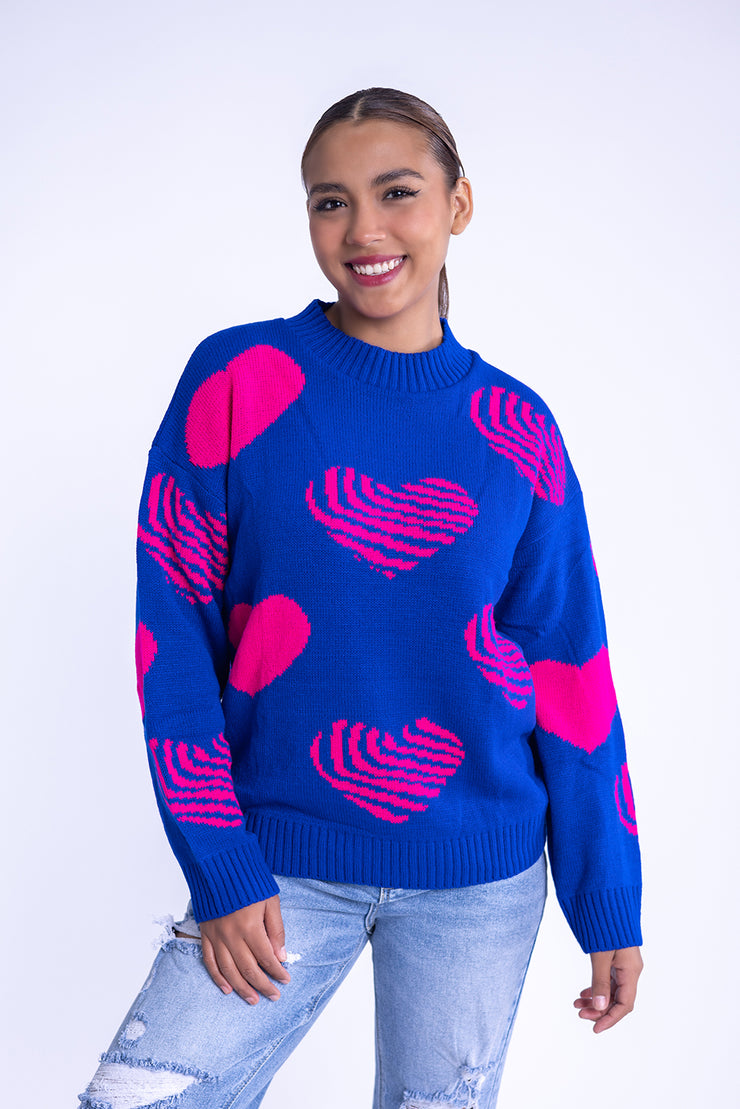 Suéter morado con corazones rosas