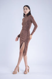 Vestido con destellos cuello de tortuga