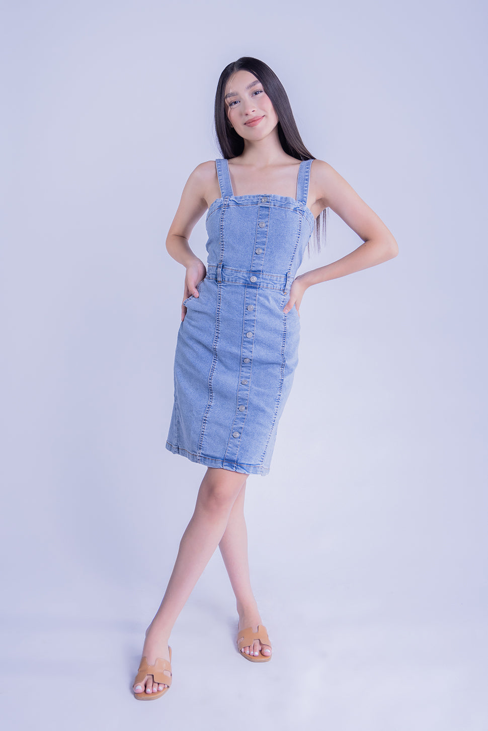Vestido mezclilla de tirantes abotonado