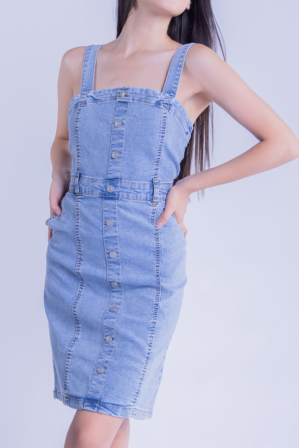 Vestido mezclilla de tirantes abotonado