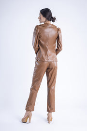 Conjunto de vinipiel de saco y pantalón