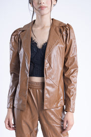 Conjunto de vinipiel de saco y pantalón