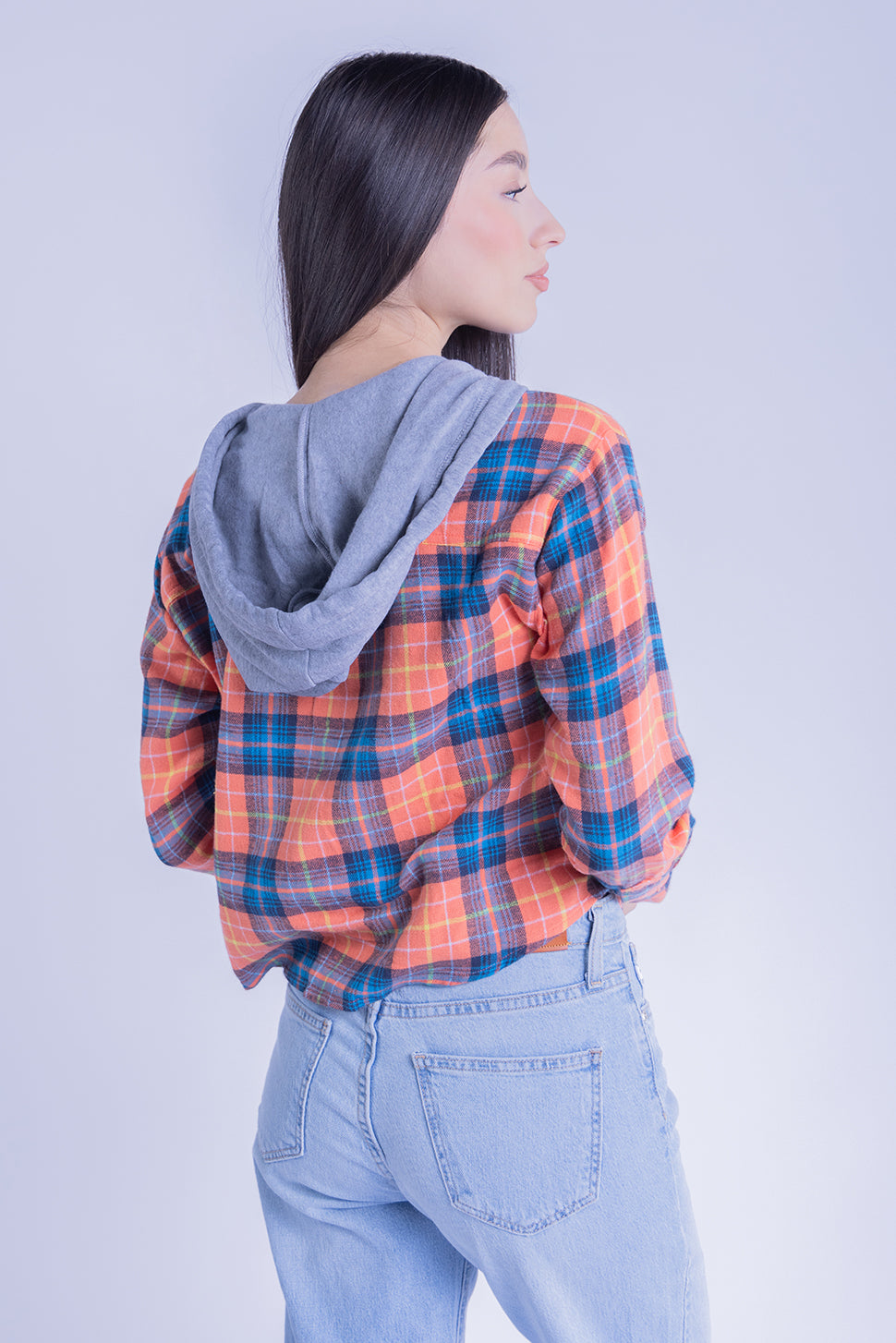 Camisa abotonada de cuadros con capucha