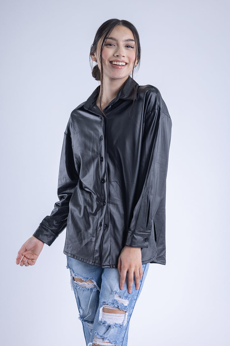 Camisola negra de vinil