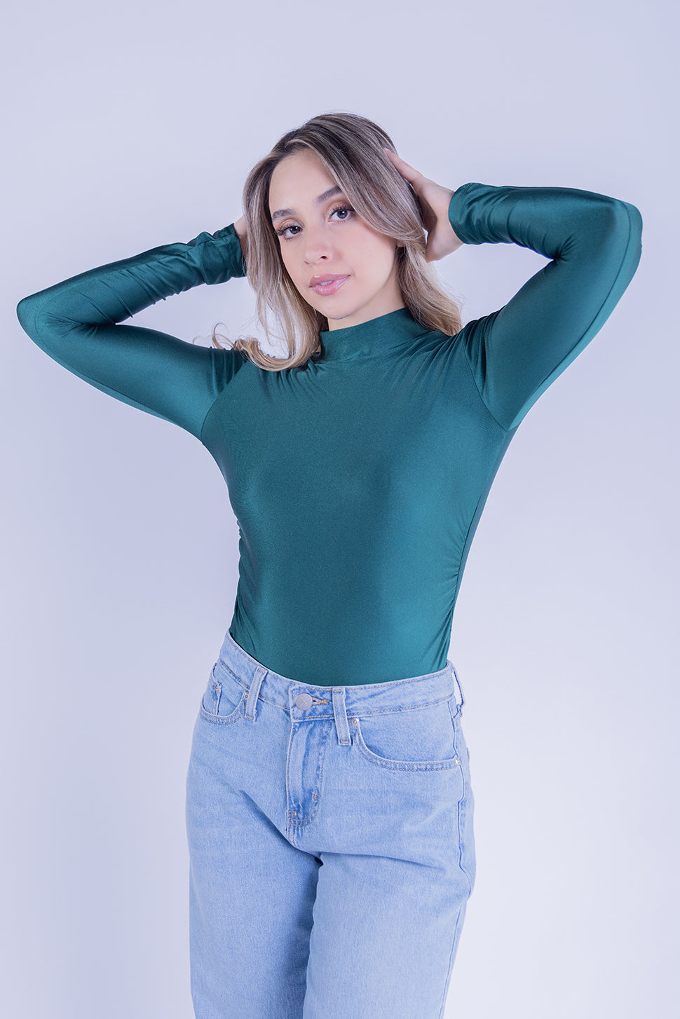 Pantiblusa satinada verde de manga larga