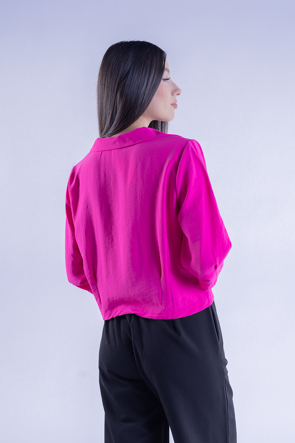 Blusa magenta abotonada tres cuartos