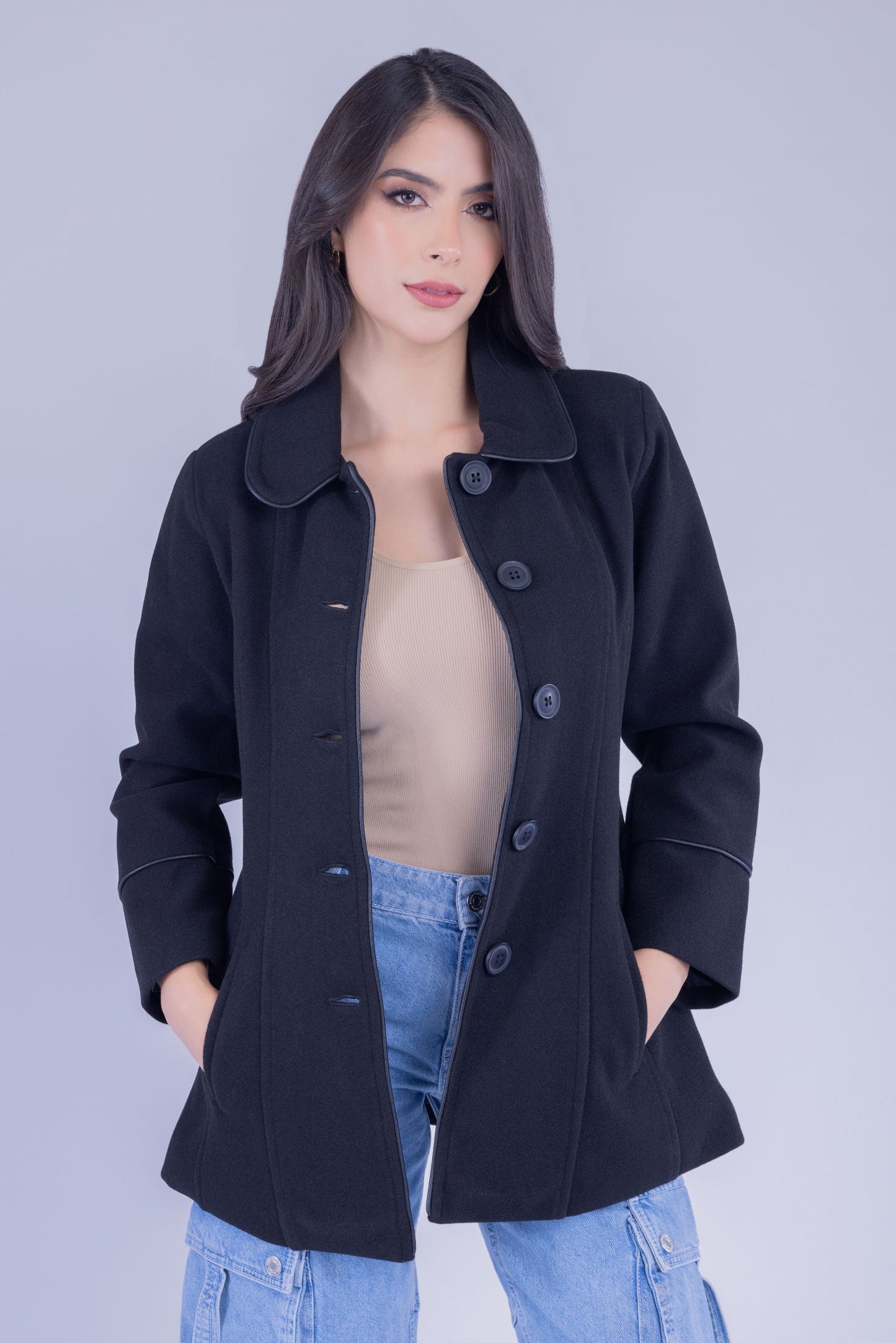 Abrigo abotonado de invierno con capucha desmontable