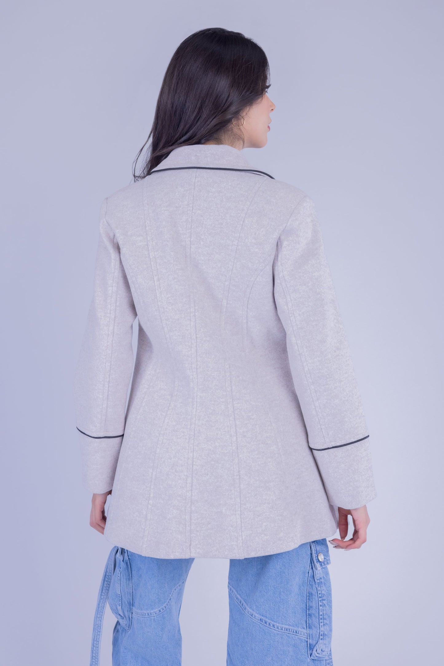 Abrigo abotonado de invierno con capucha desmontable