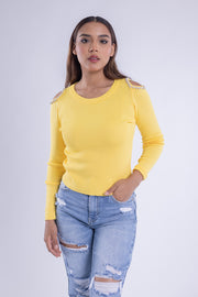 Blusa de cuello redondo con hombros descubiertos