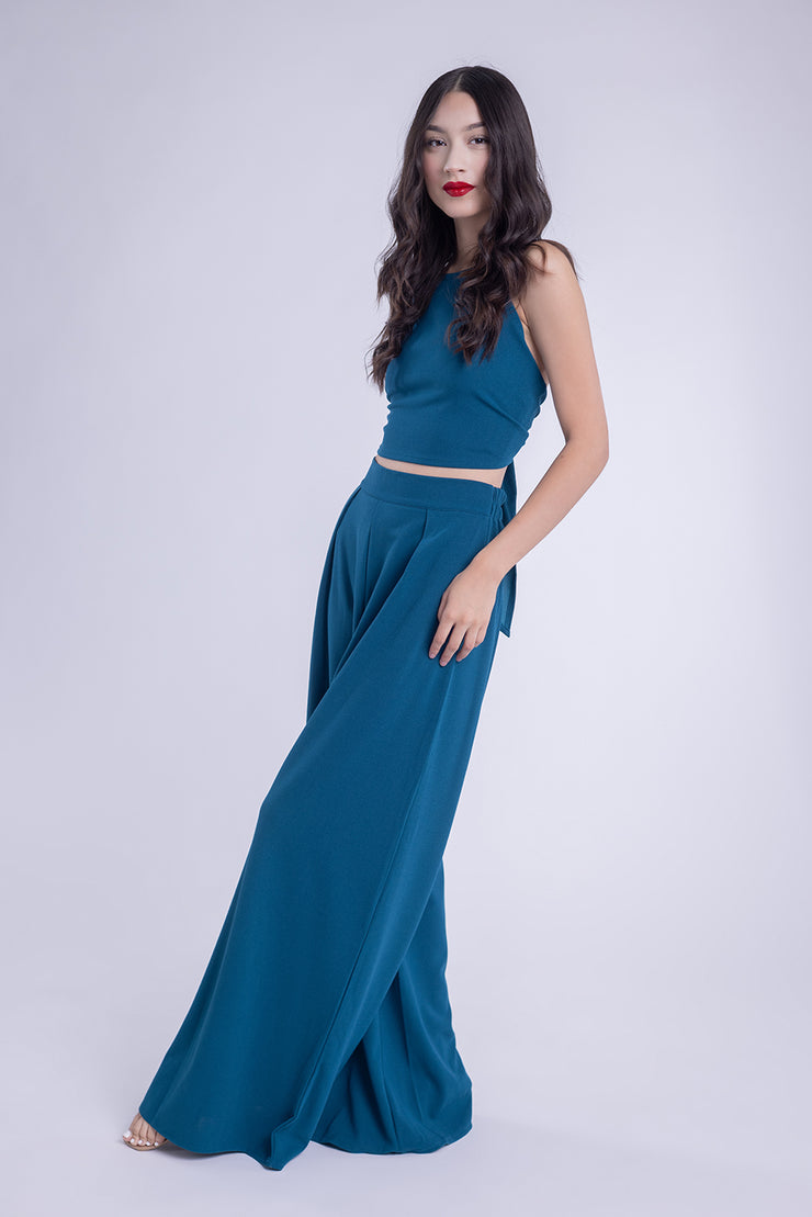 Conjunto de blusa de tirantes y palazo