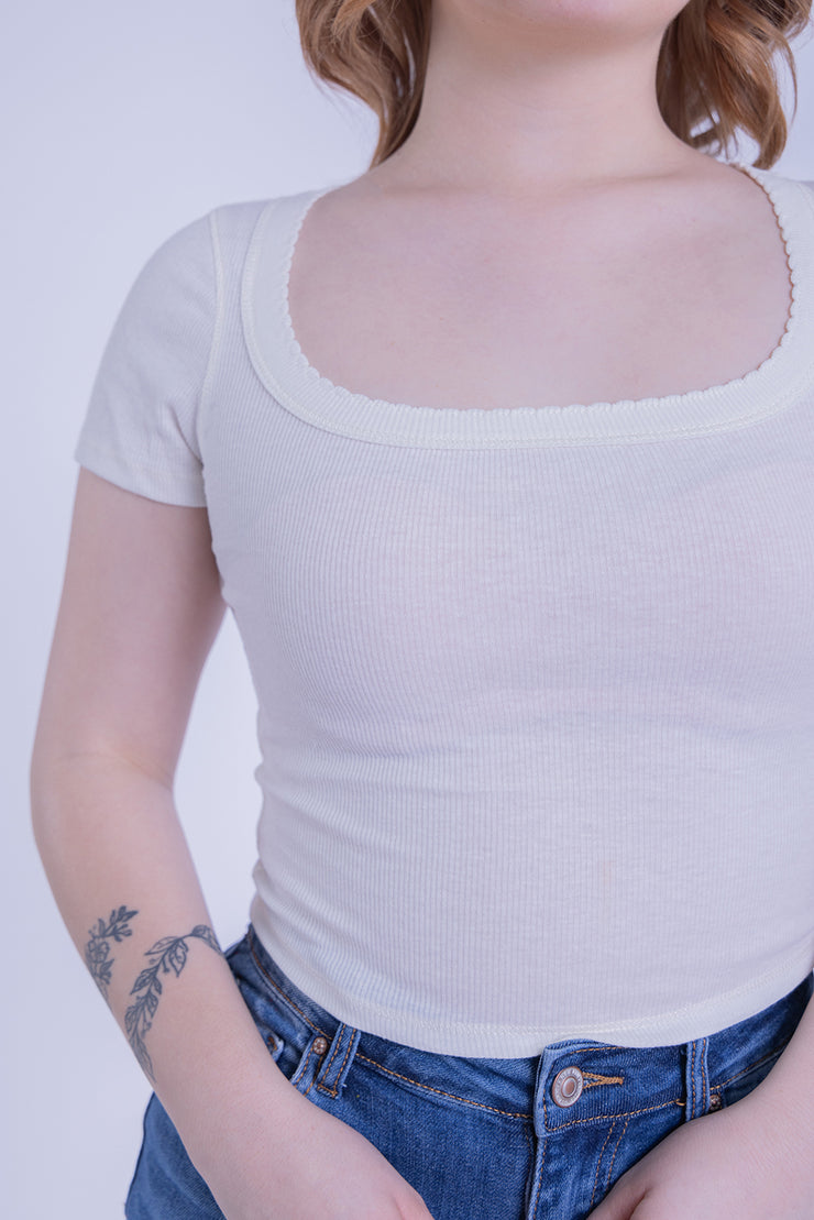 Crop top blanco acanalado