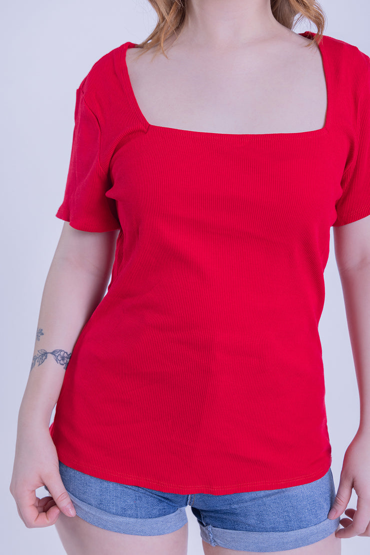 Blusa roja acanalada