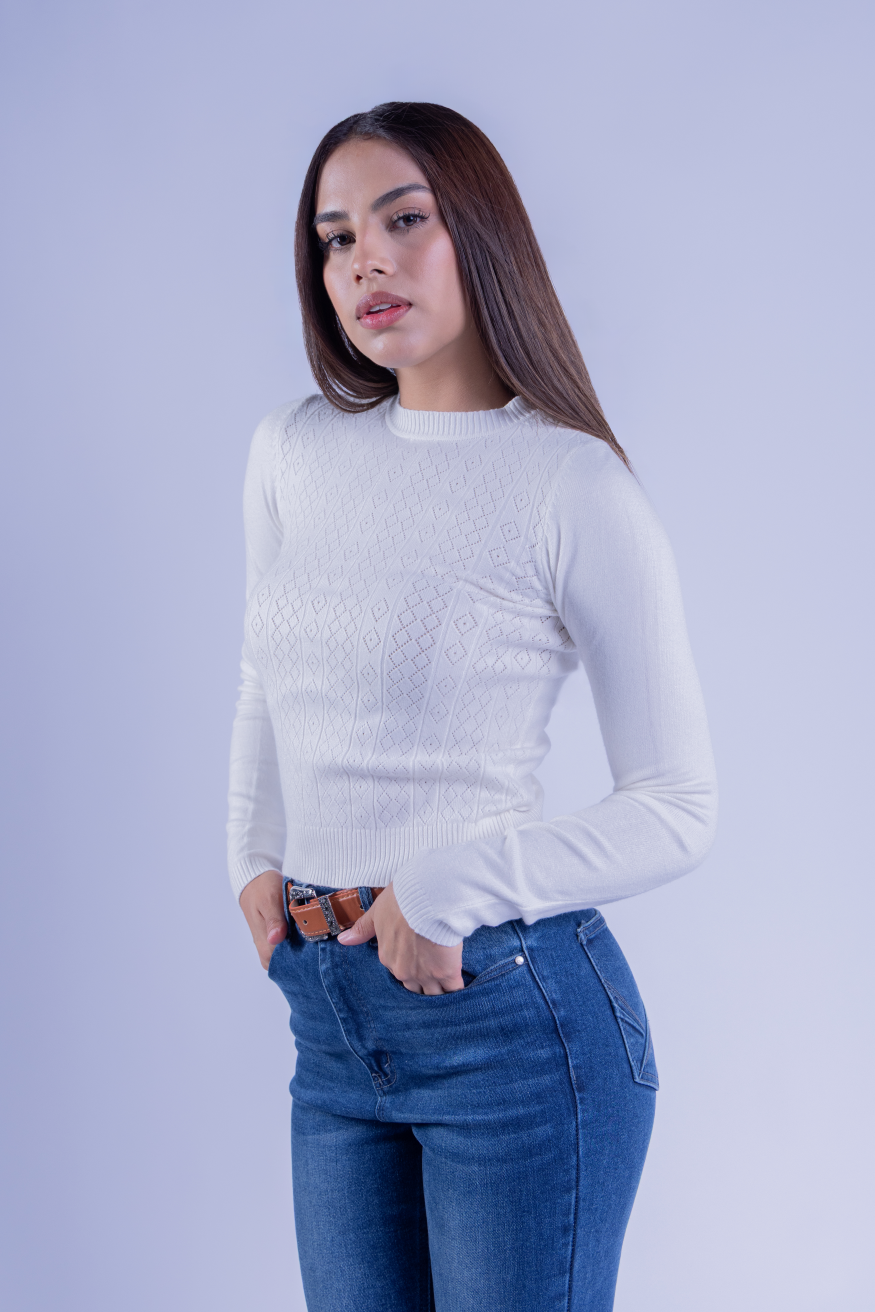 Suéter cuello redondo básico