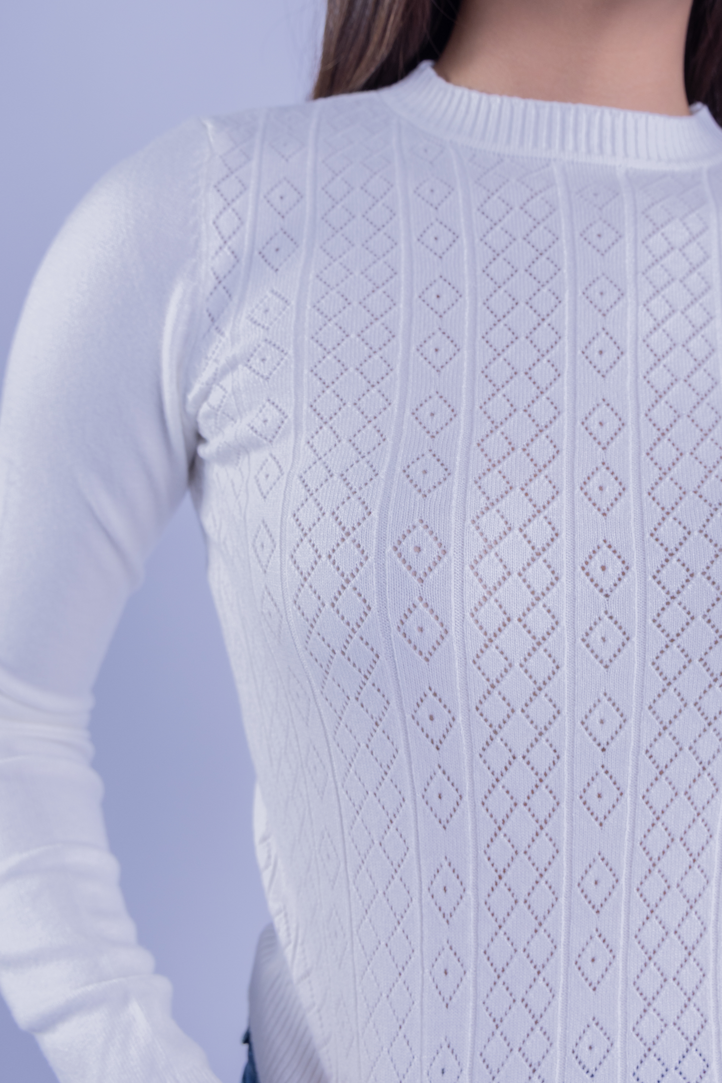 Suéter cuello redondo básico