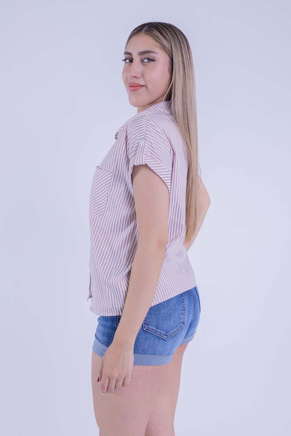 Blusa a rayas abotonada