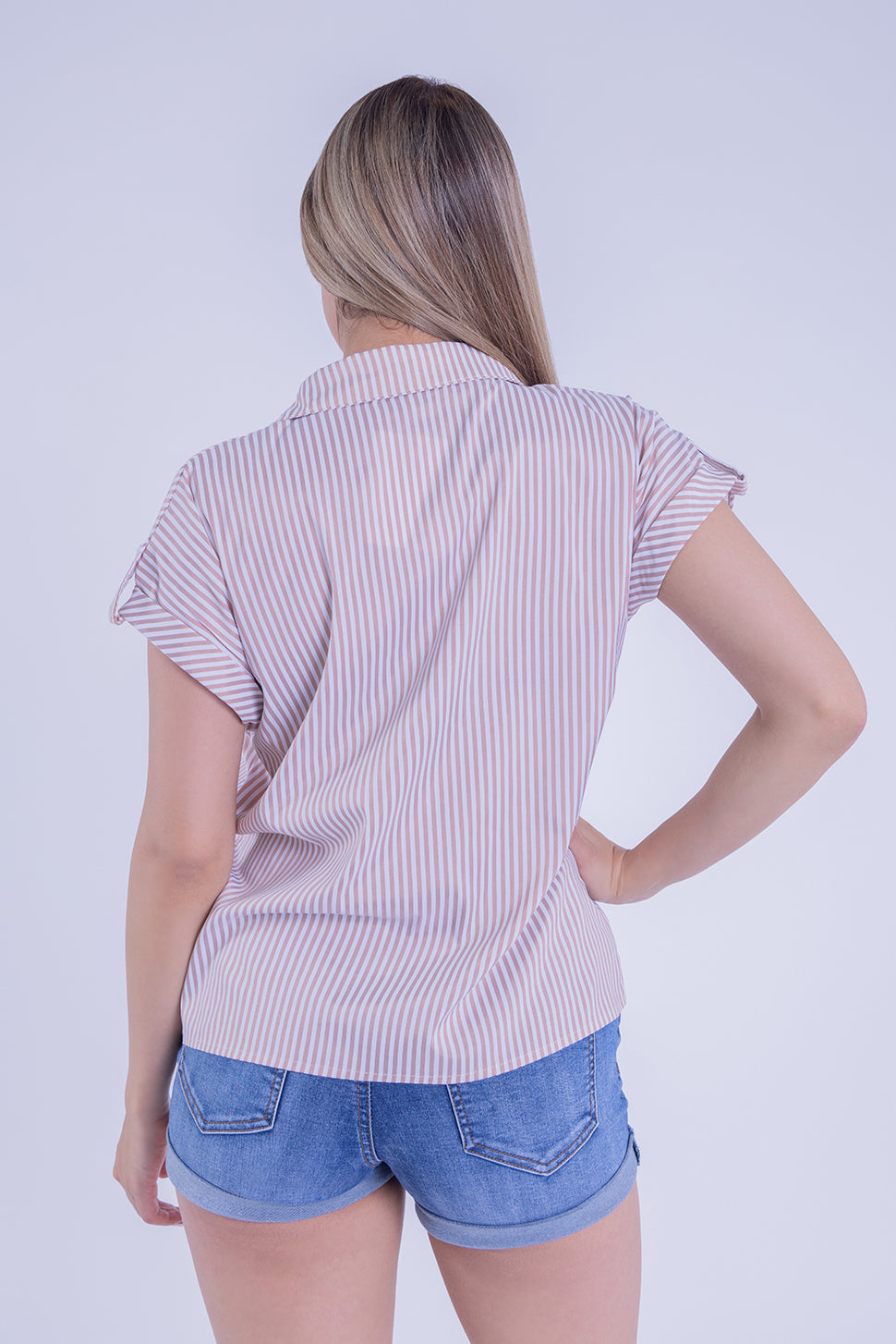 Blusa a rayas abotonada
