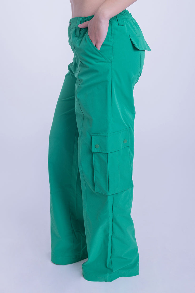 Pantalón verde tipo cargo