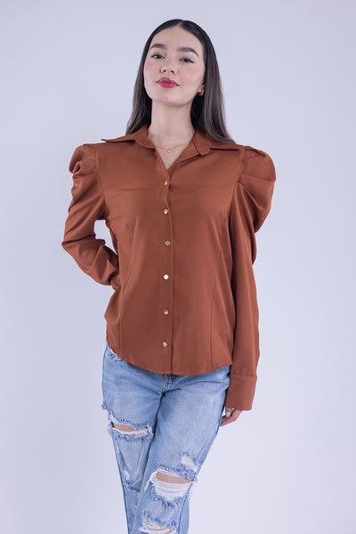 Blusa con manga semiglobo plisada