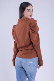Blusa con manga semiglobo plisada