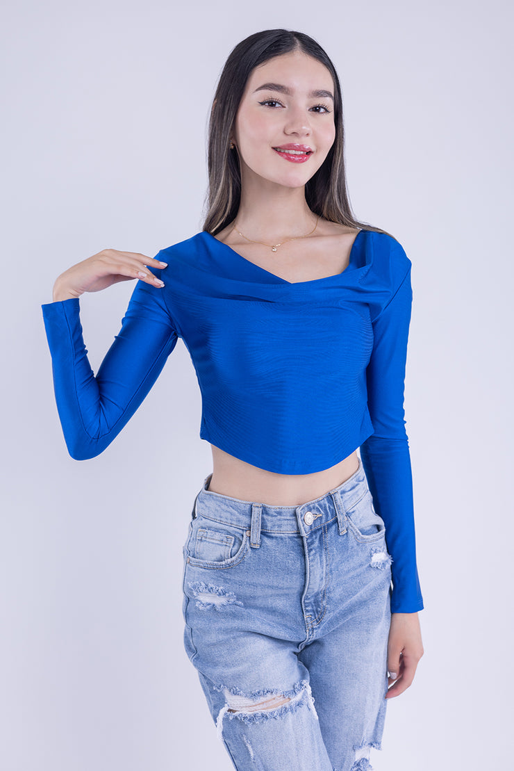 Crop top con manga larga con cuello holgado