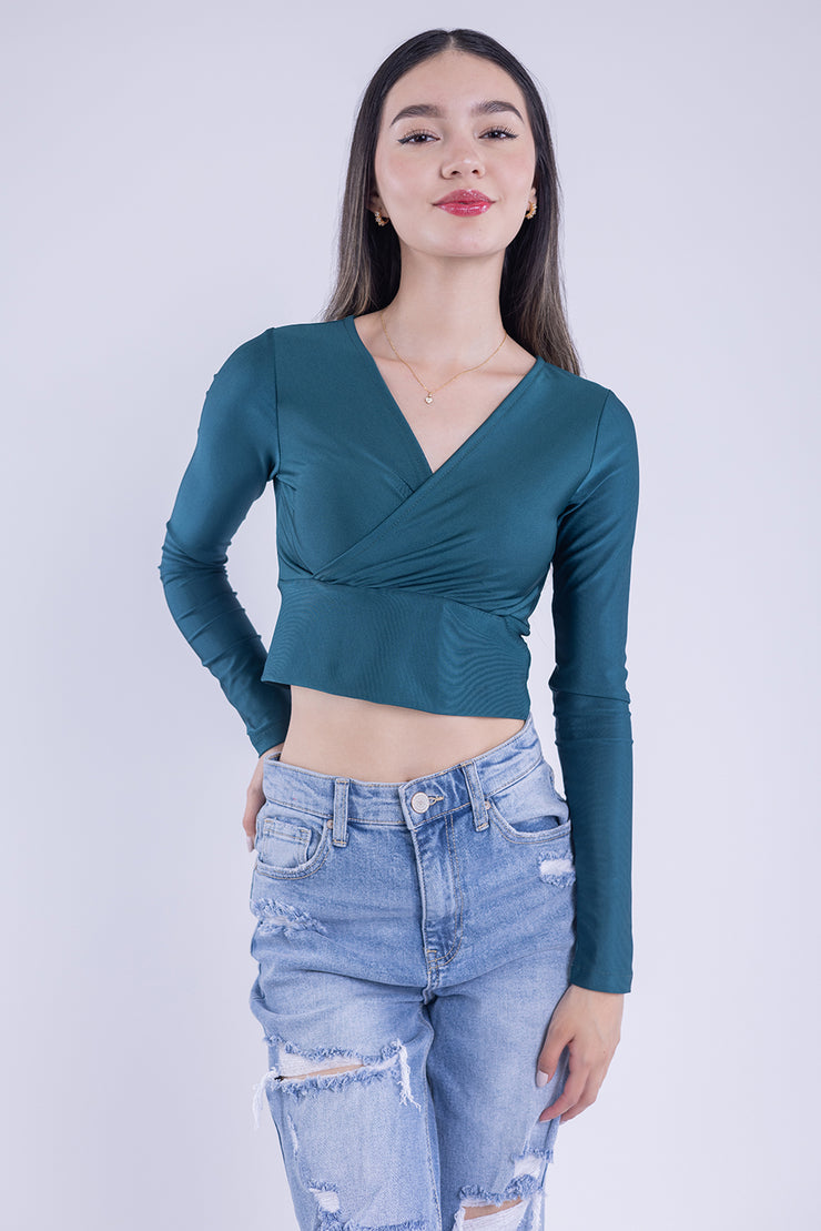Top satinado con escote en V