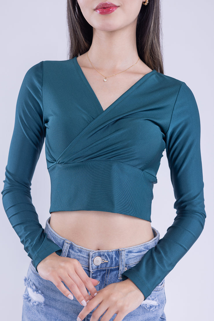 Top satinado con escote en V