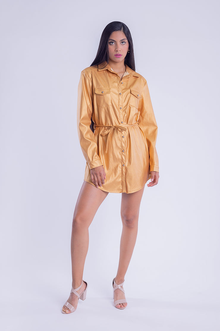 Blusa de vinipiel larga con amarre