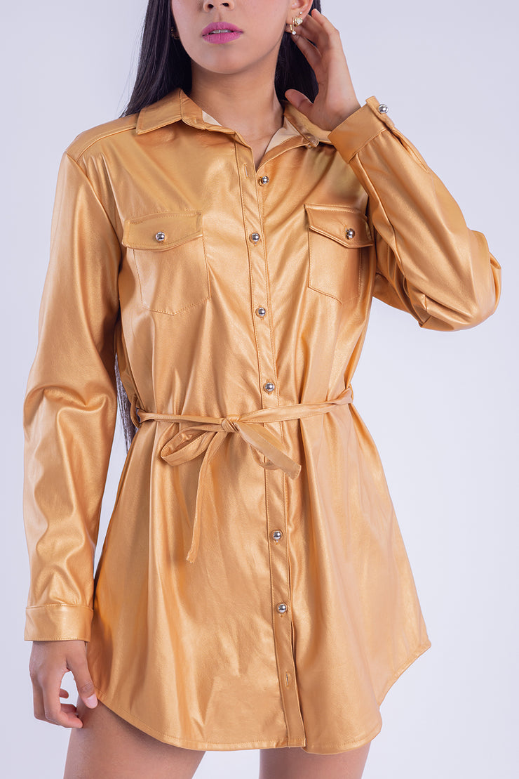 Blusa de vinipiel larga con amarre