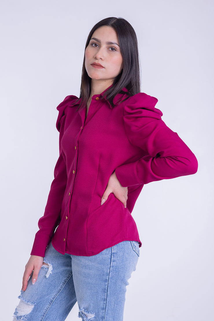 Blusa con manga semiglobo plisada
