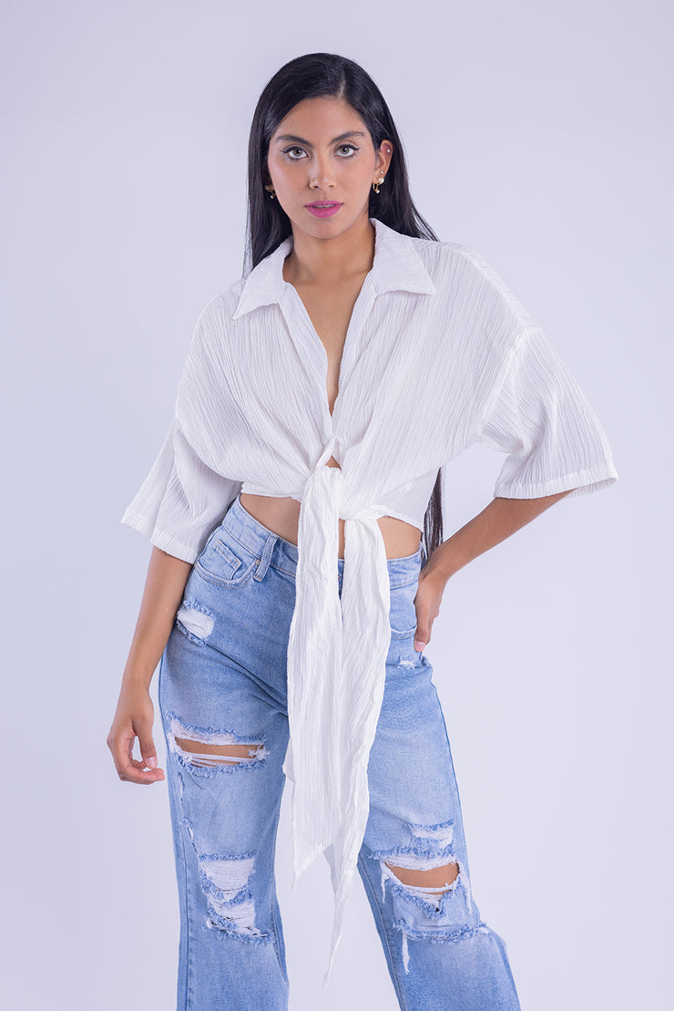 Crop top plisado con amarre en cintura
