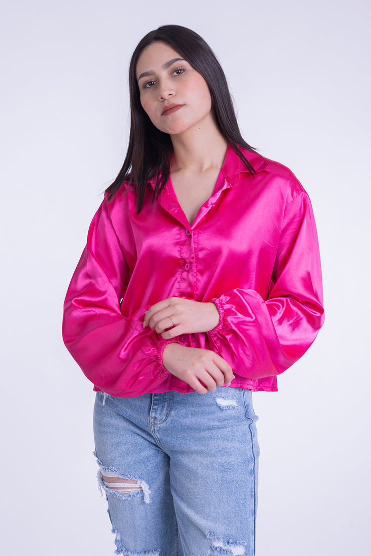 Blusa satinada con manga puffy