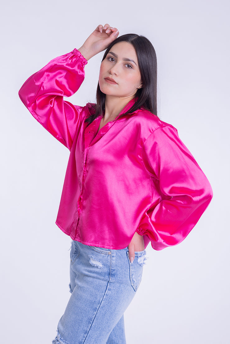Blusa satinada con manga puffy