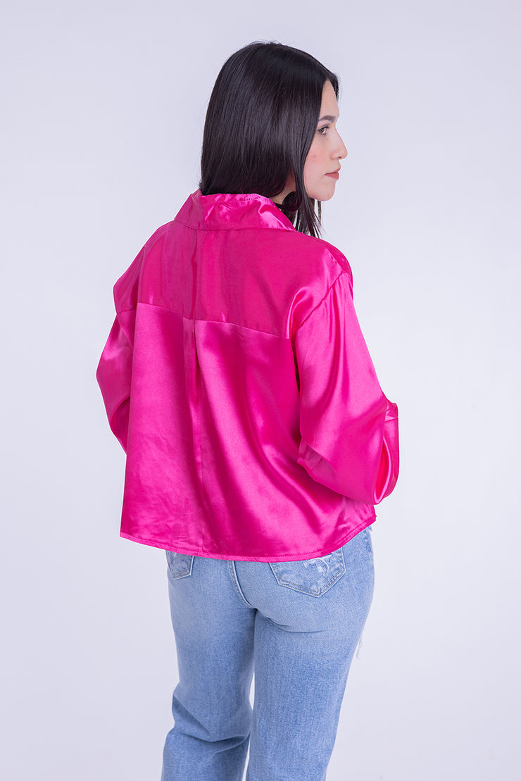 Blusa satinada con manga puffy