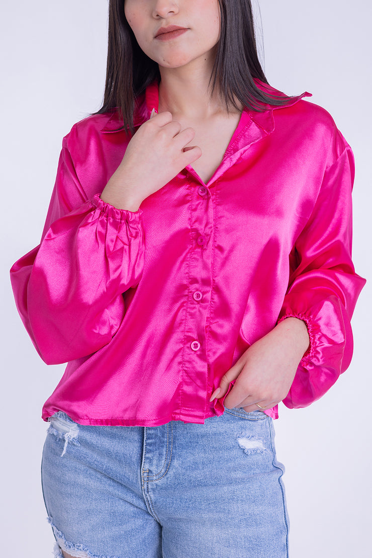 Blusa satinada con manga puffy