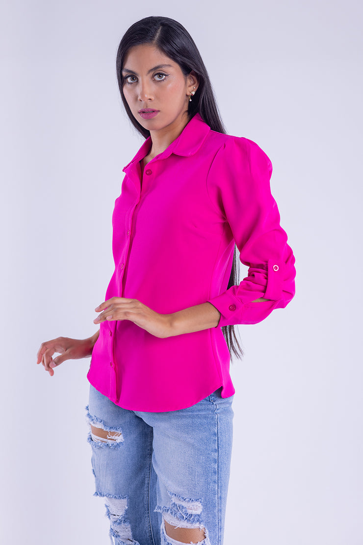 Blusa de vestir con manga plisada