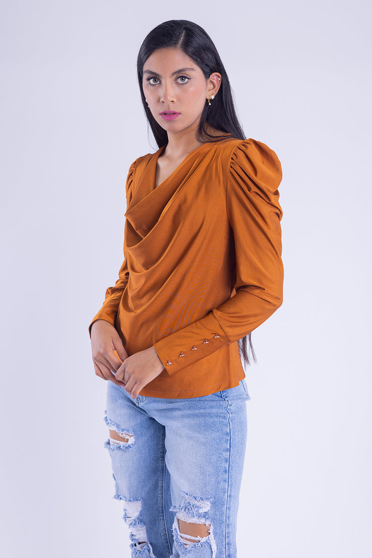 Blusa satinada con manga de globo