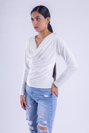 Blusa con cuello holgado satinada
