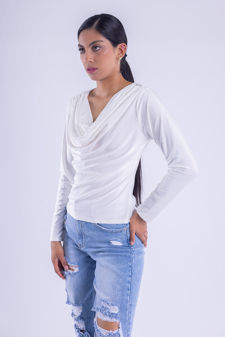Blusa con cuello holgado satinada