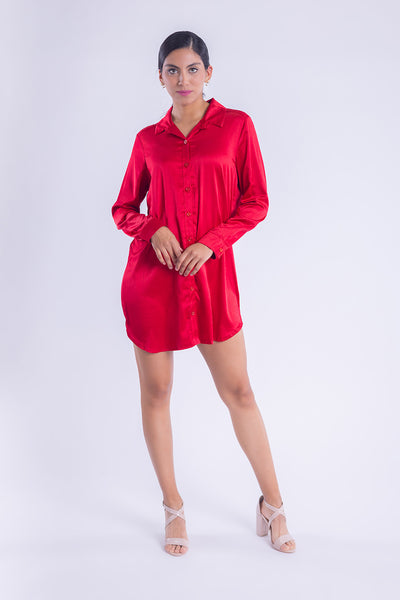 Blusa larga satinada tipo oversize