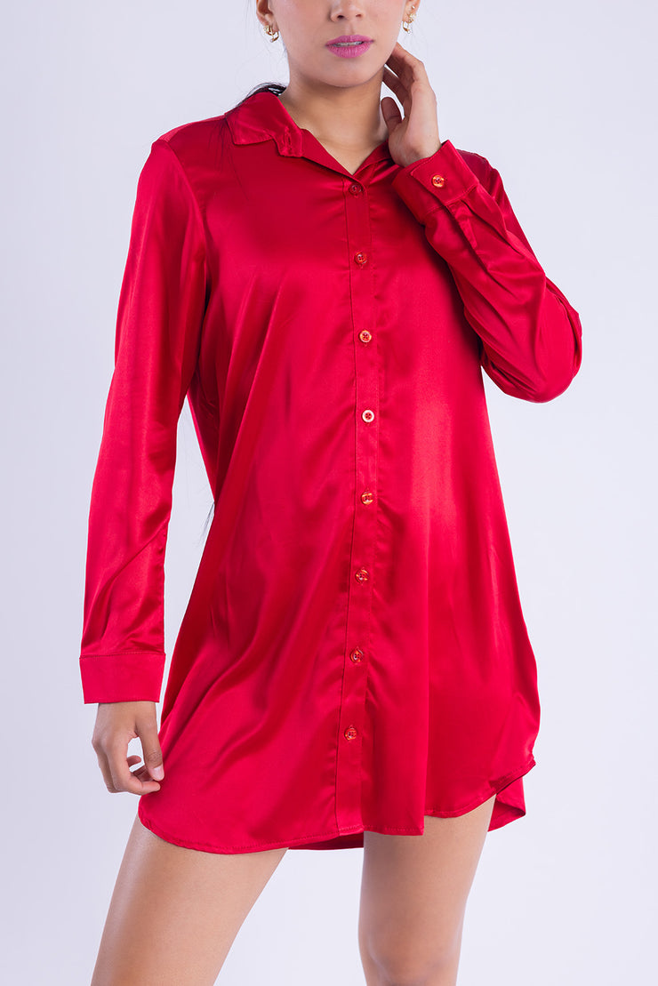Blusa larga satinada tipo oversize