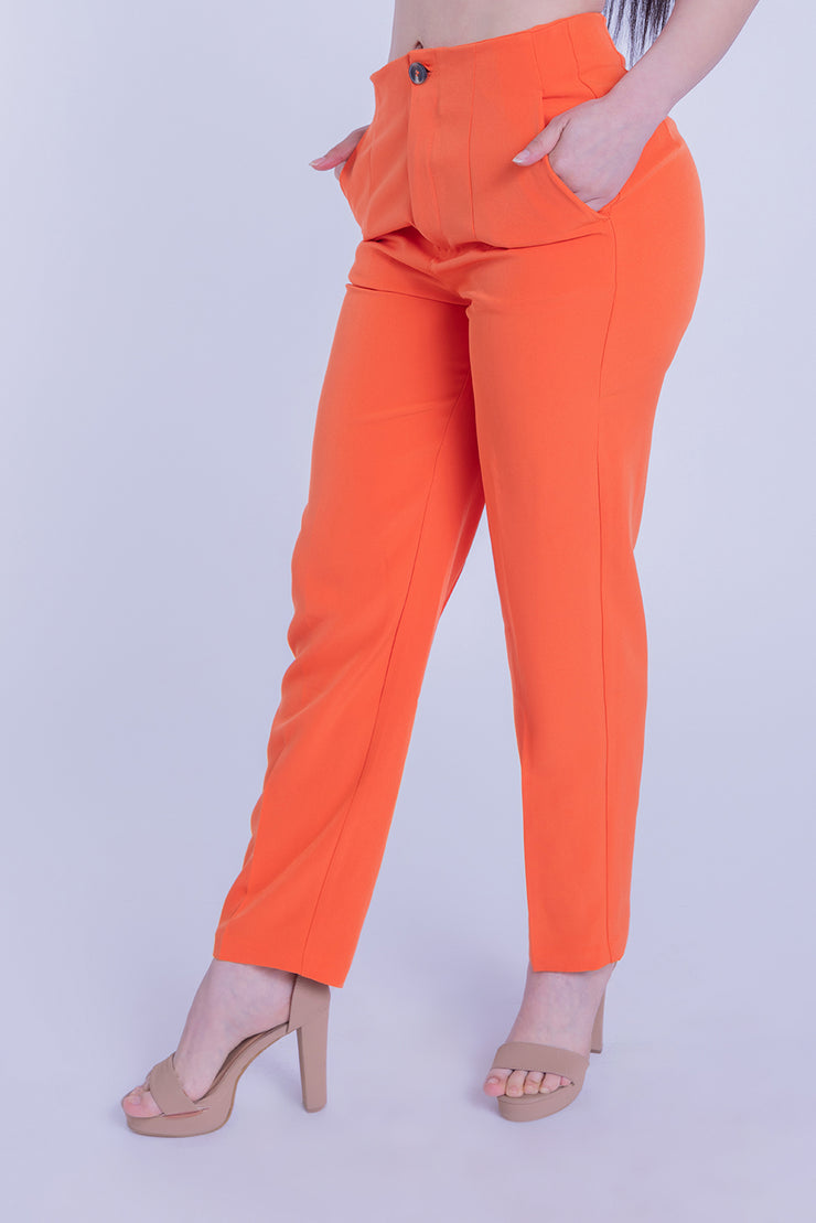 Pantalón naranja de vestir entubado