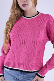 Suéter rosa con franjas decorativas
