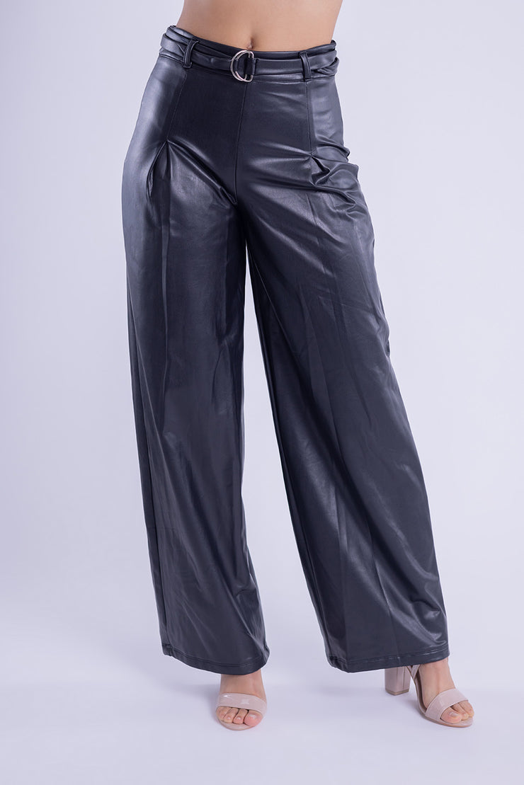 Pantalón tipo palazo de vinil con cinturón