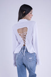 Blusa de vestir blanca con escote en espalda