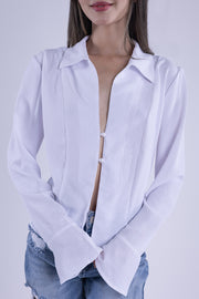 Blusa de vestir blanca con escote en espalda